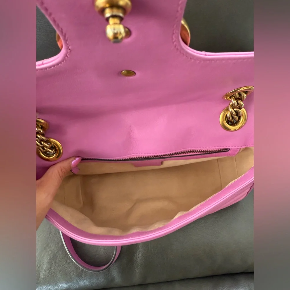 *SOLD*
Authentic Gucci Candy Pink GG marmont Shoulder Bag with Gold Chain - Picture 11 of 15